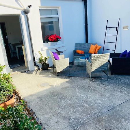 Funky Cozy Cottage With Outside Space Eastbourne Bagian luar foto