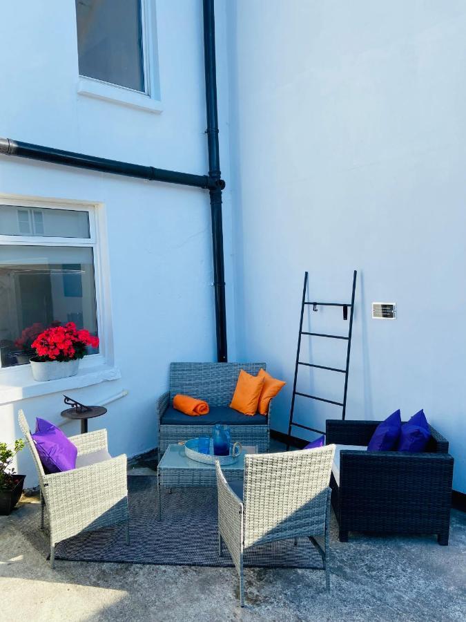 Funky Cozy Cottage With Outside Space Eastbourne Bagian luar foto