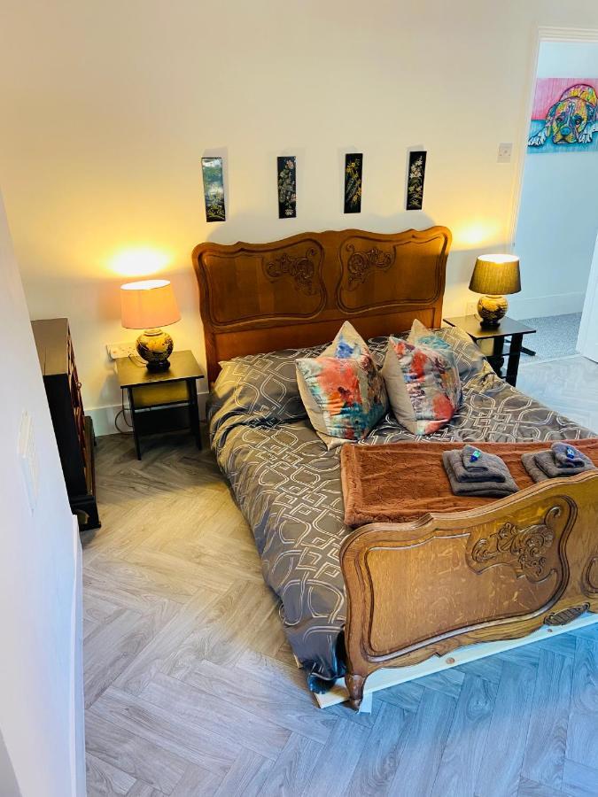 Funky Cozy Cottage With Outside Space Eastbourne Bagian luar foto